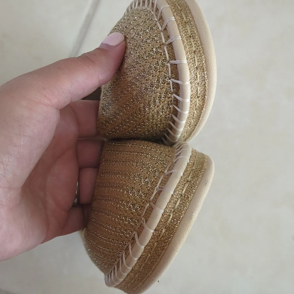 Rothy's Beige Espadrille Gold Thread Soft Breezy Beachy Vacation Flats Sz W6